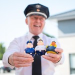 M124242 mbw Squeezies Antystresowy Bert Policjant 6